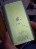 iPod $B$bG($l$k393Q(B